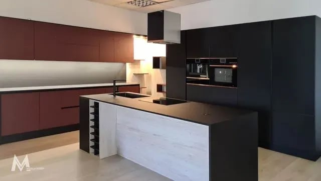 services/19gguYr62uSfepYtTuyT/gallery/Mobila-Vision-Mobilier-Bucatarie-Corpuri-pal-mdf-feronerie-blum-142_640x426.webp